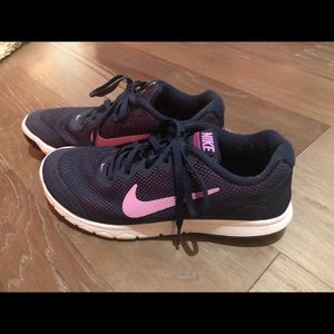 Nike Size 7.5 Flex Experience RN4